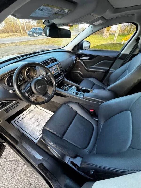 2017 Jaguar F-Pace - Image 8 of 11