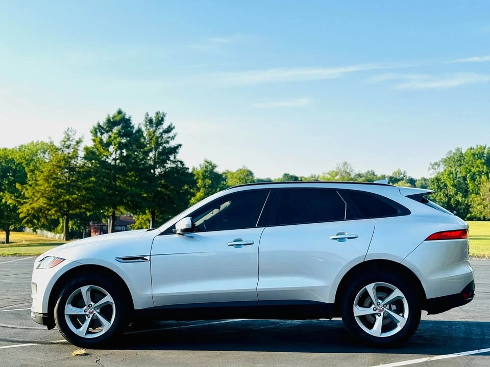 2017 Jaguar F-Pace - Image 6 of 16