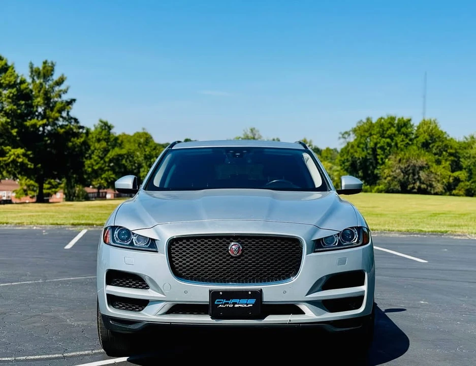 2017 Jaguar F-Pace - Image 3 of 16