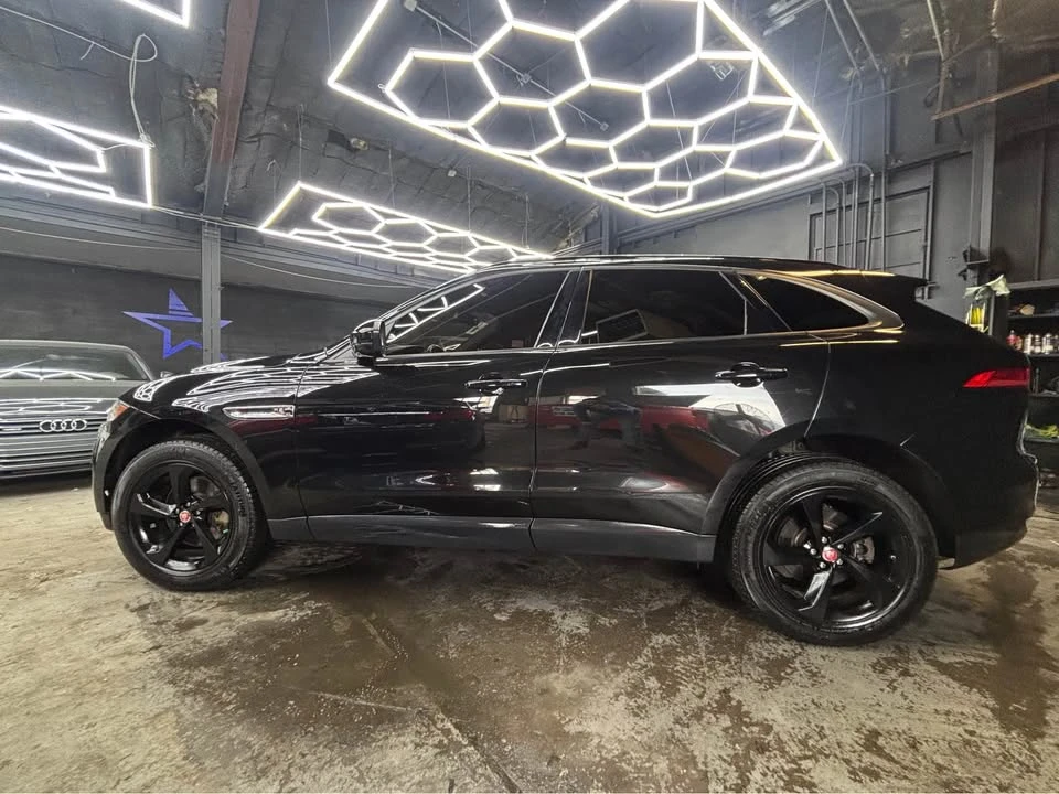 2017 Jaguar F-Pace - Image 2 of 13