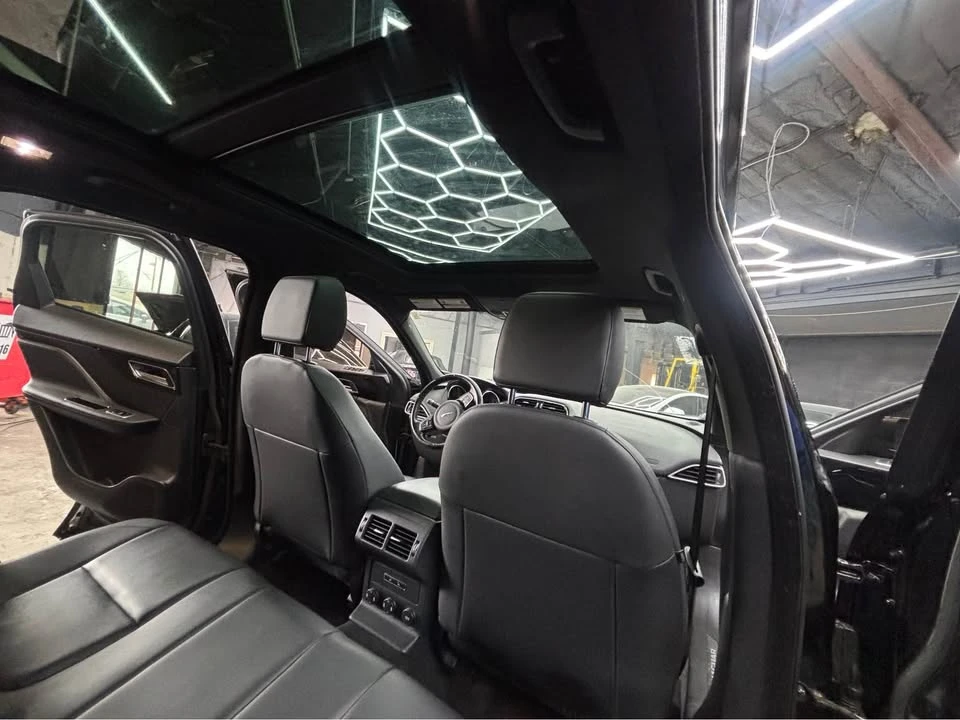 2017 Jaguar F-Pace - Image 9 of 13