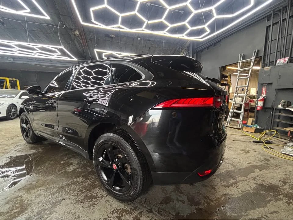 2017 Jaguar F-Pace - Image 3 of 13