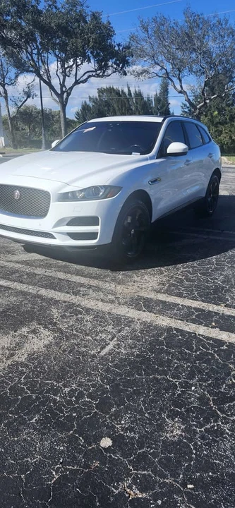 2017 Jaguar F-Pace - Image 3 of 9