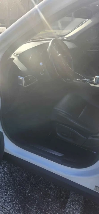 2017 Jaguar F-Pace - Image 5 of 9