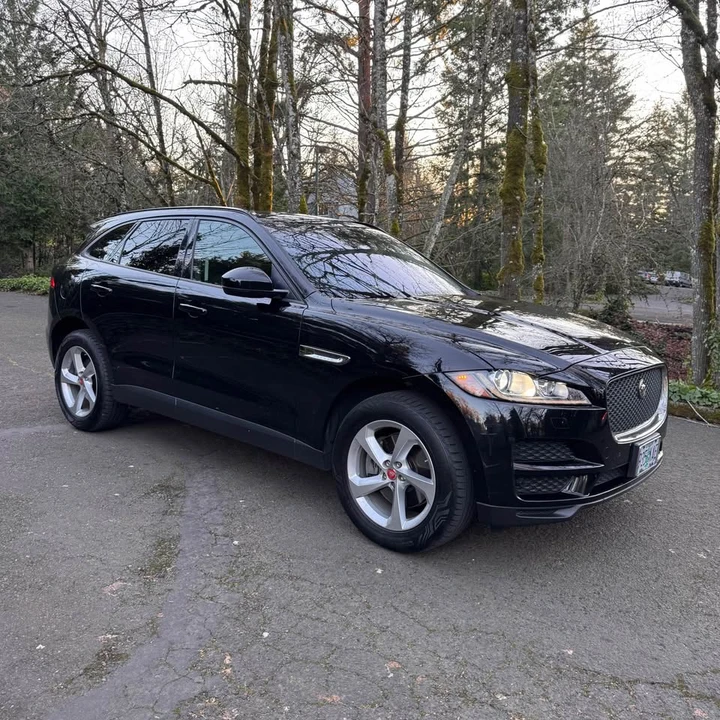 2017 Jaguar F-Pace - Image 7 of 12