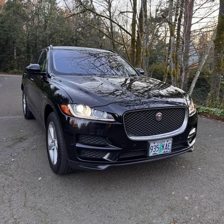 2017 Jaguar F-Pace - Image 8 of 12