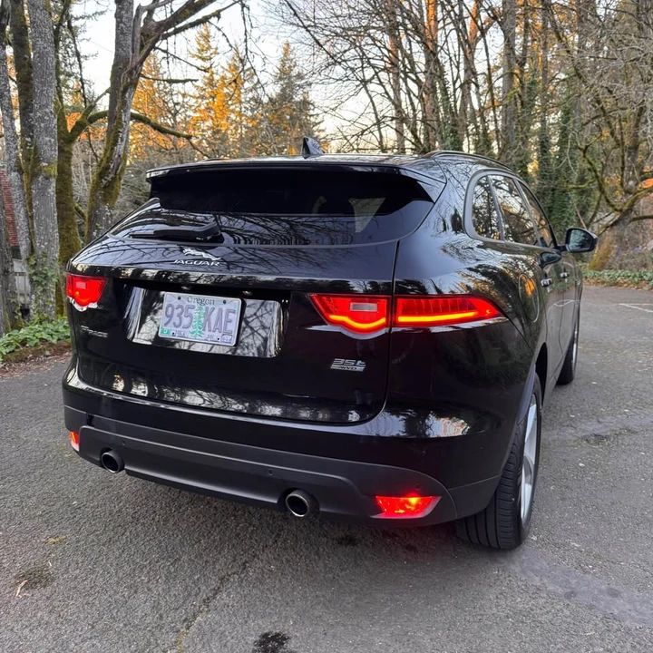 2017 Jaguar F-Pace - Image 5 of 12