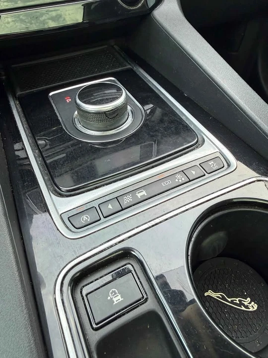 2017 Jaguar F-Pace - Image 19 of 20