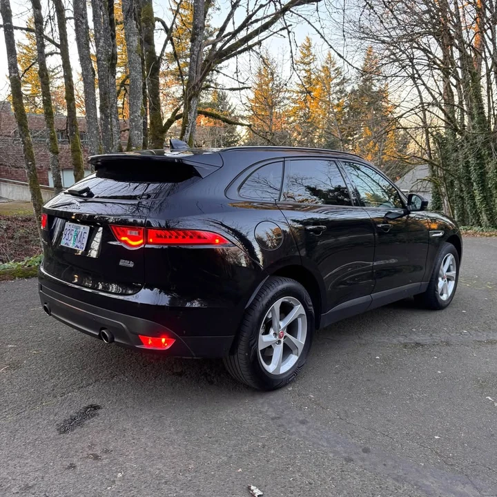 2017 Jaguar F-Pace - Image 6 of 12