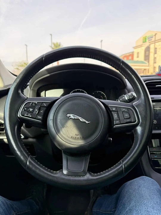 2017 Jaguar F-Pace - Image 18 of 20