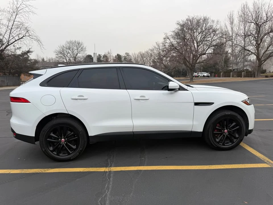 2017 Jaguar F-Pace - Image 5 of 13