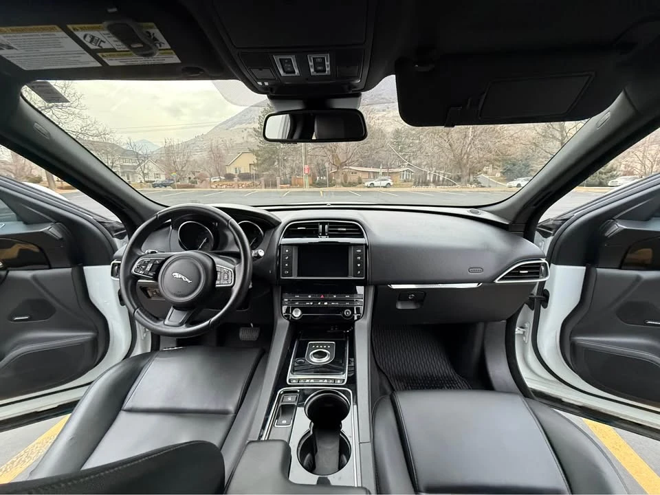 2017 Jaguar F-Pace - Image 11 of 13