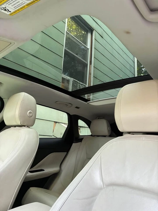 2017 Jaguar F-Pace - Image 2 of 6