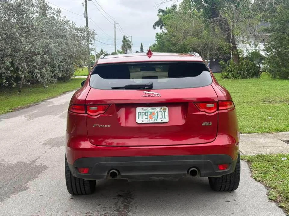 2017 Jaguar F-Pace - Image 7 of 10