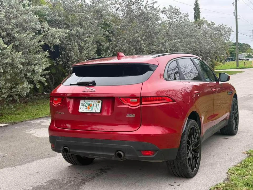 2017 Jaguar F-Pace - Image 4 of 10