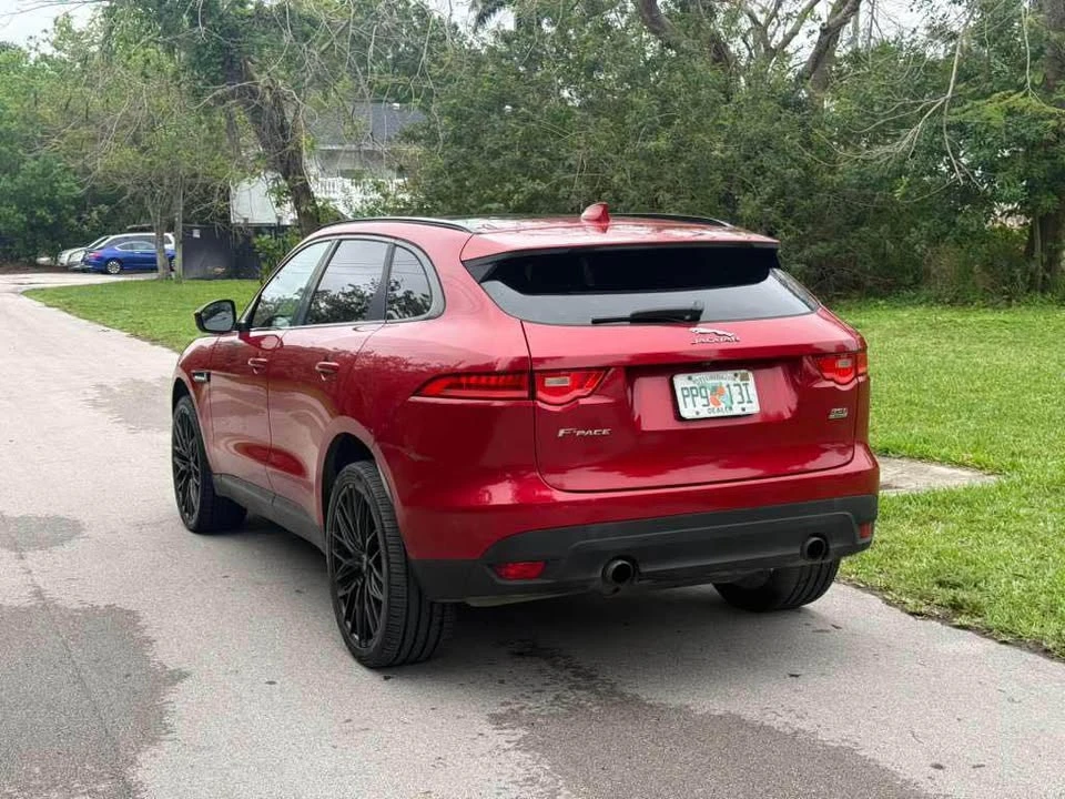2017 Jaguar F-Pace - Image 5 of 10