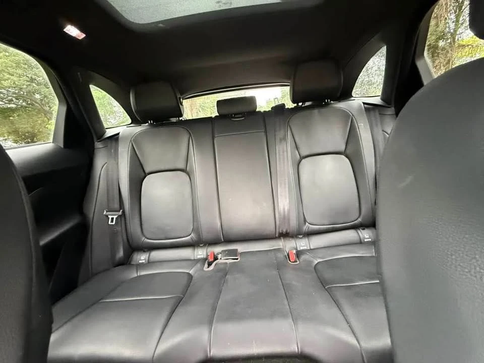 2017 Jaguar F-Pace - Image 9 of 10