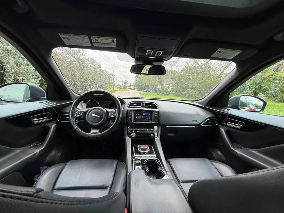 2017 Jaguar F-Pace - Image 10 of 10