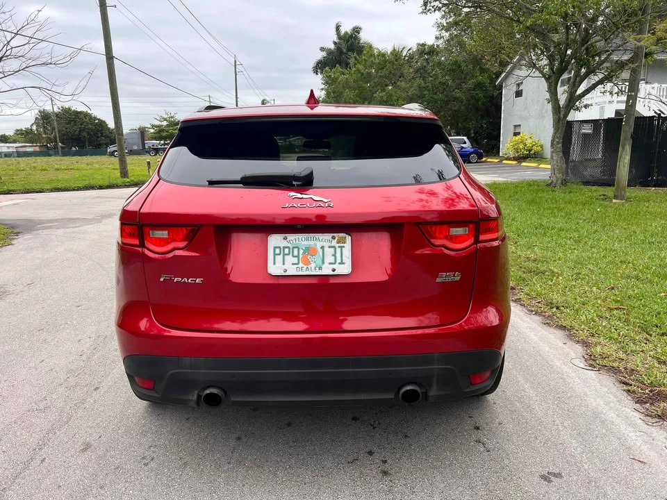 2017 Jaguar F-Pace - Image 5 of 12