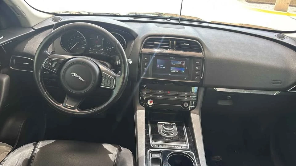 2017 Jaguar F-Pace - Image 5 of 9
