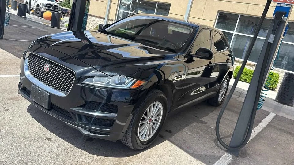 2017 Jaguar F-Pace - Image 9 of 9