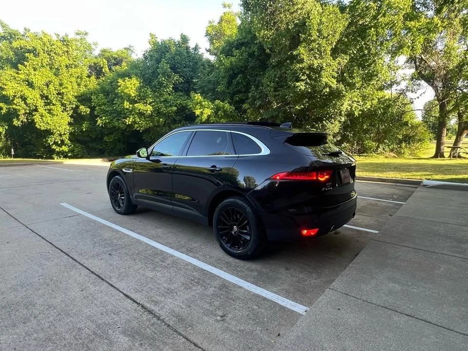 2017 Jaguar F-Pace - Image 3 of 21