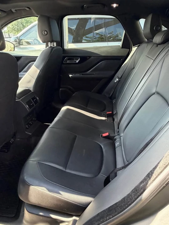 2017 Jaguar F-Pace - Image 5 of 5