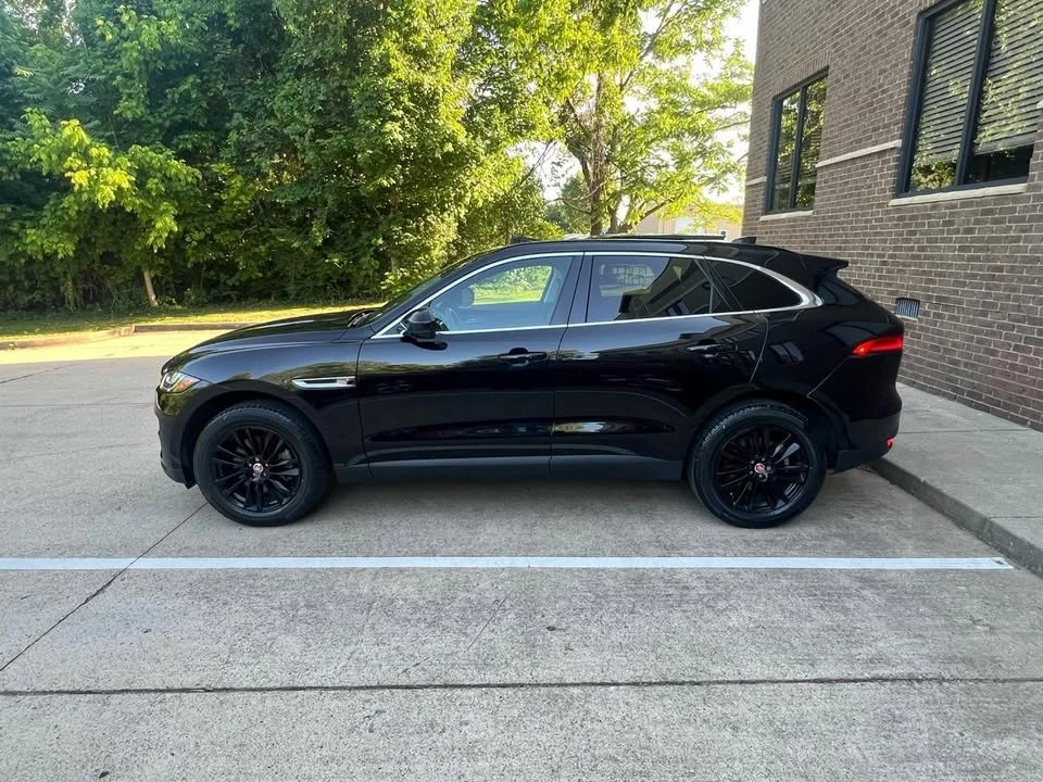 2017 Jaguar F-Pace - Image 2 of 21