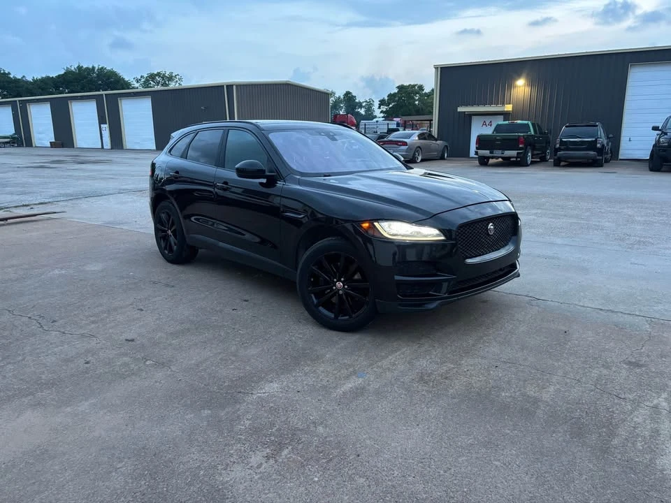 2017 Jaguar F-Pace - Image 3 of 12