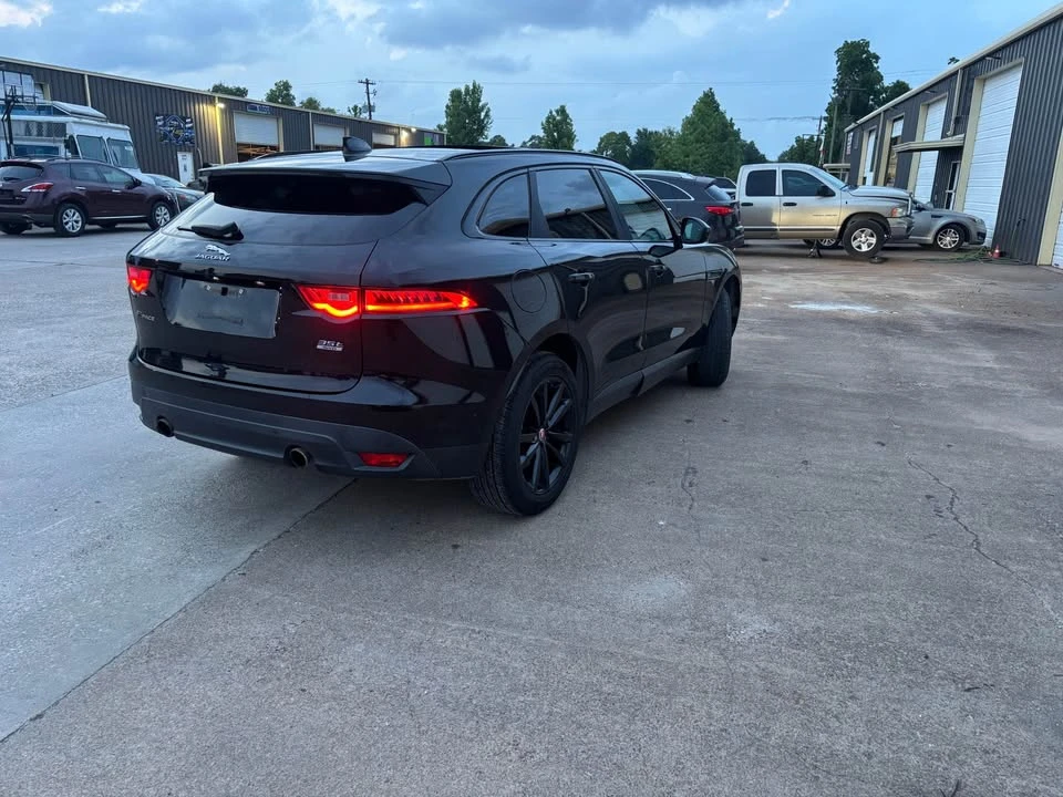 2017 Jaguar F-Pace - Image 5 of 12
