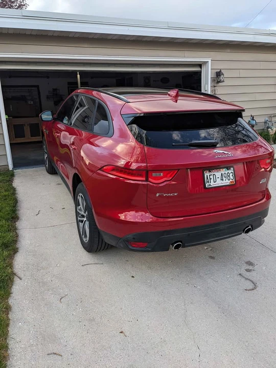 2017 Jaguar F-Pace - Image 4 of 15