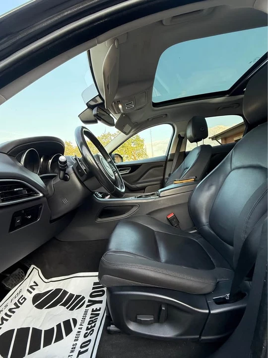 2017 Jaguar F-Pace - Image 9 of 20