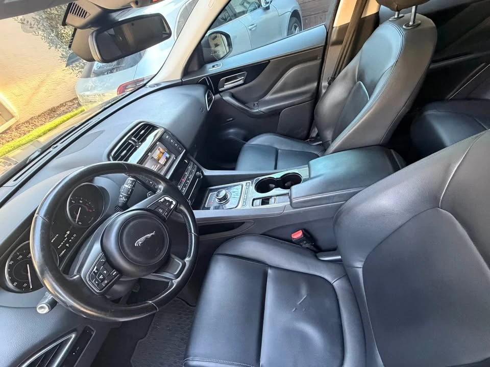 2017 Jaguar F-Pace - Image 10 of 10