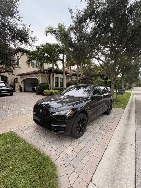 2017 Jaguar F-Pace - Image 3 of 10