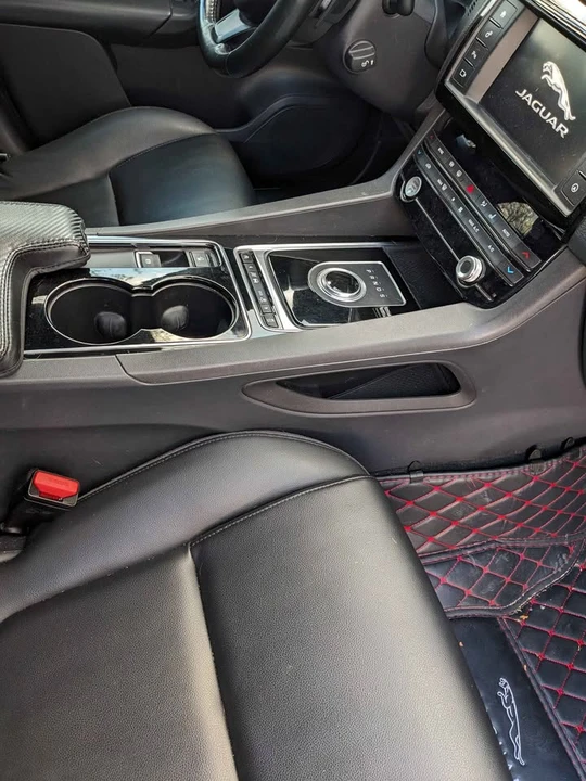2017 Jaguar F-Pace - Image 11 of 15