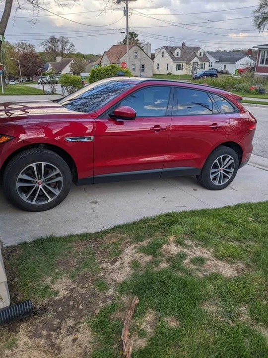 2017 Jaguar F-Pace - Image 3 of 15
