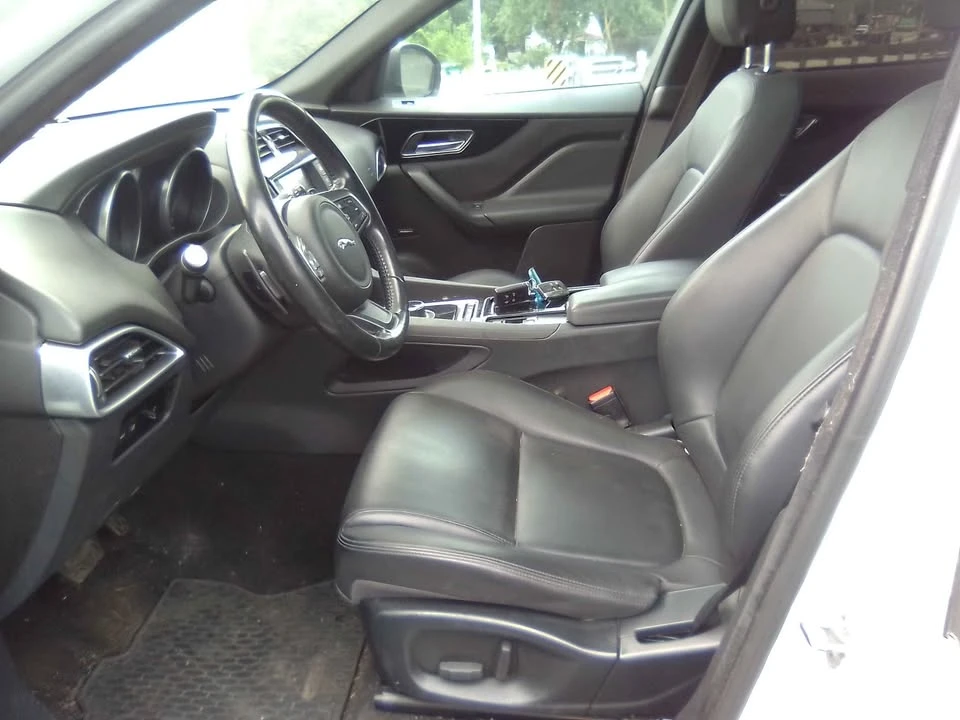 2017 Jaguar F-Pace - Image 14 of 20