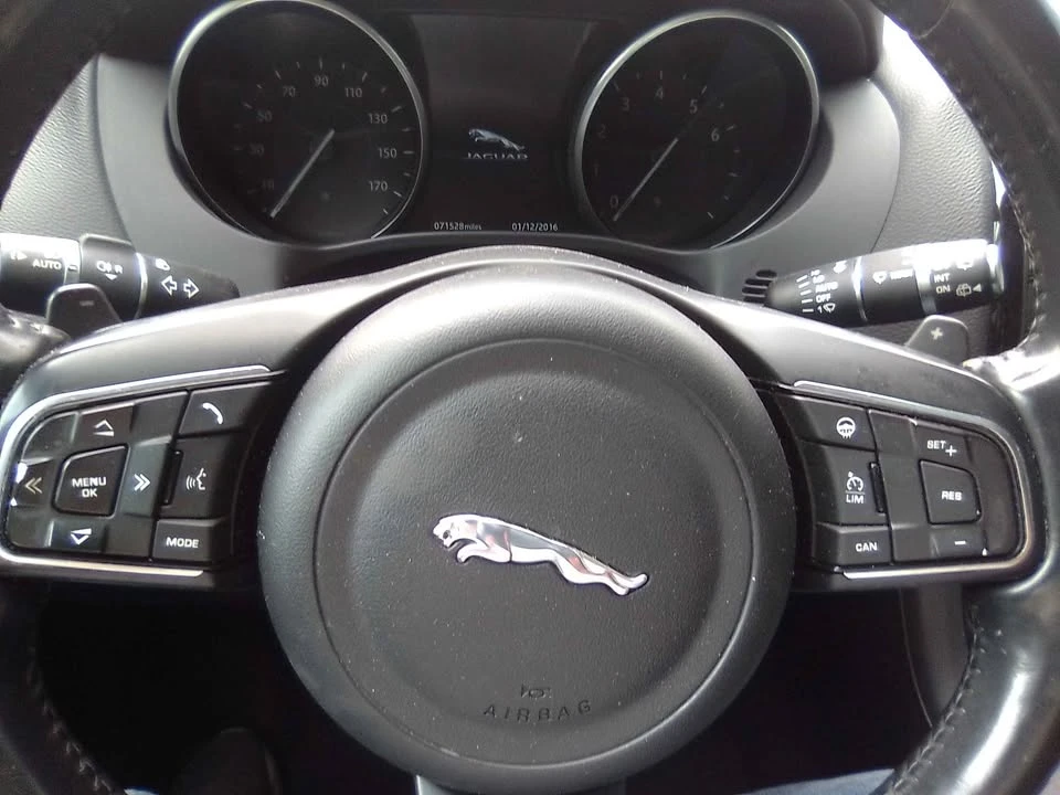 2017 Jaguar F-Pace - Image 10 of 20