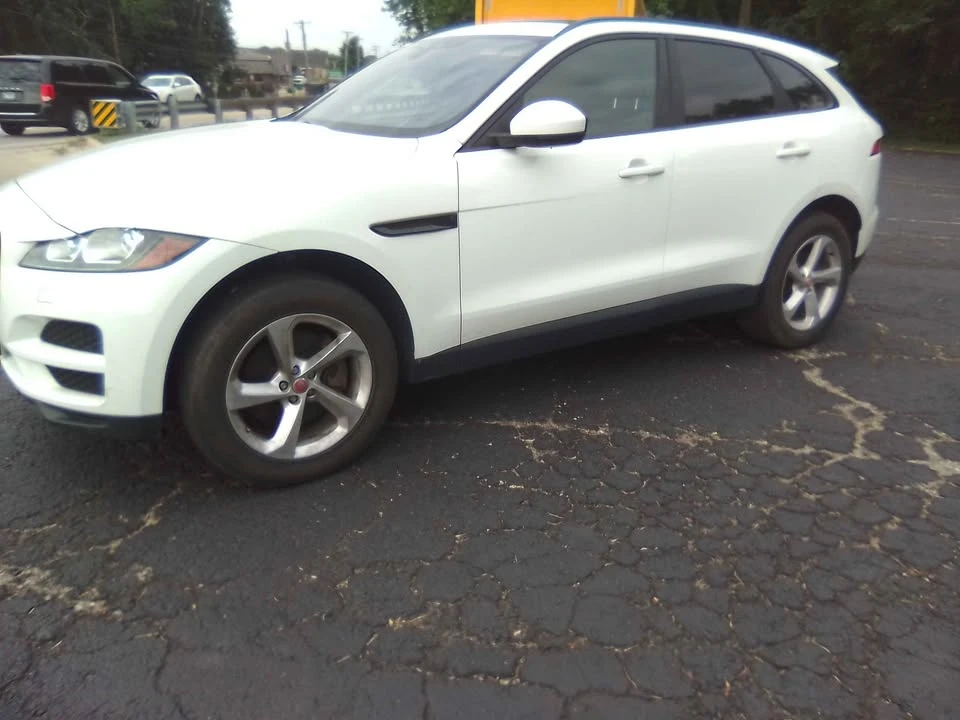 2017 Jaguar F-Pace - Image 2 of 20