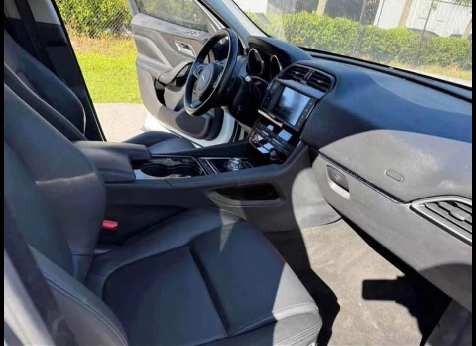 2017 Jaguar F-Pace - Image 7 of 13