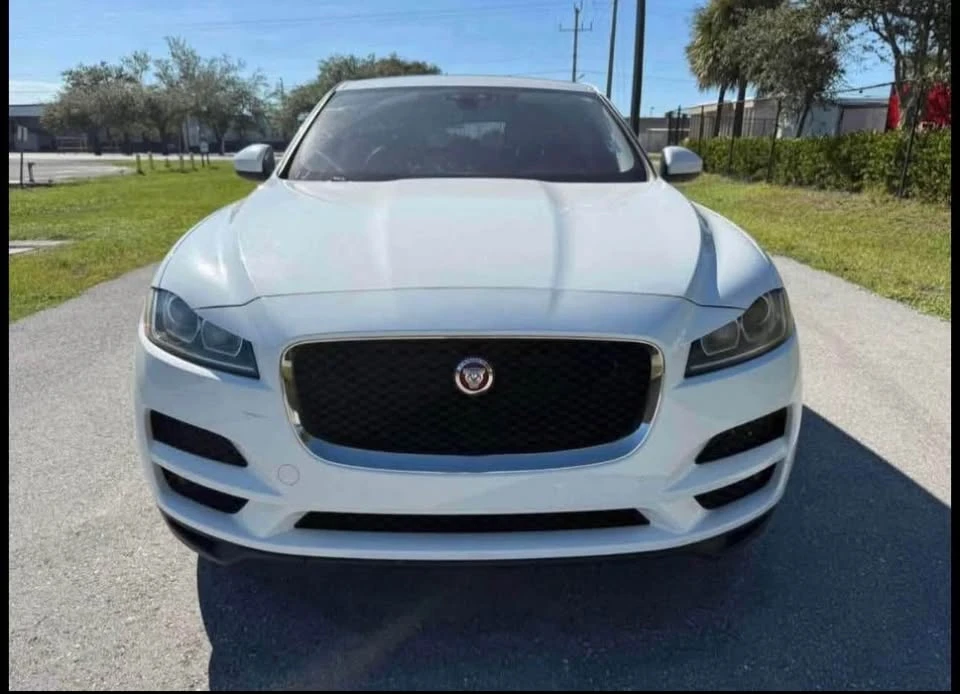 2017 Jaguar F-Pace - Image 2 of 13