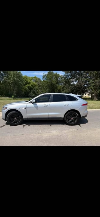 2017 Jaguar F-Pace - Image 4 of 8