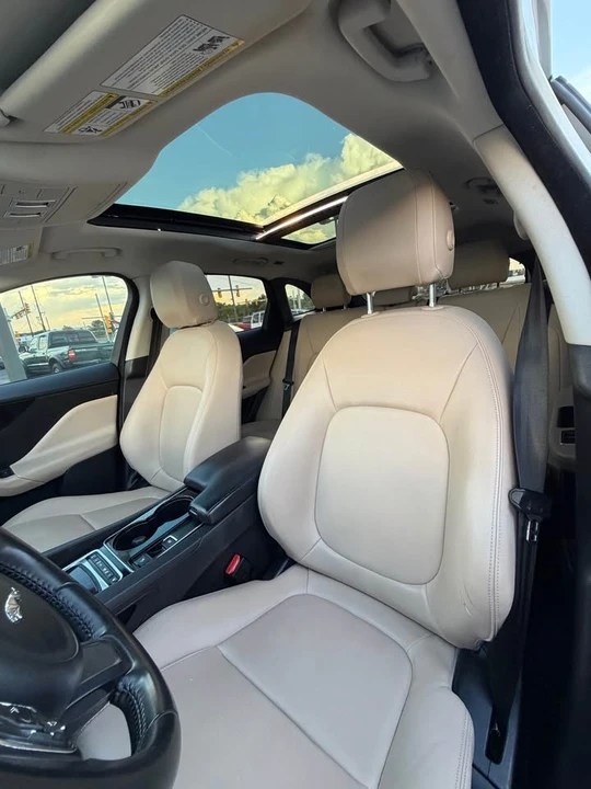 2017 Jaguar F-Pace - Image 18 of 19