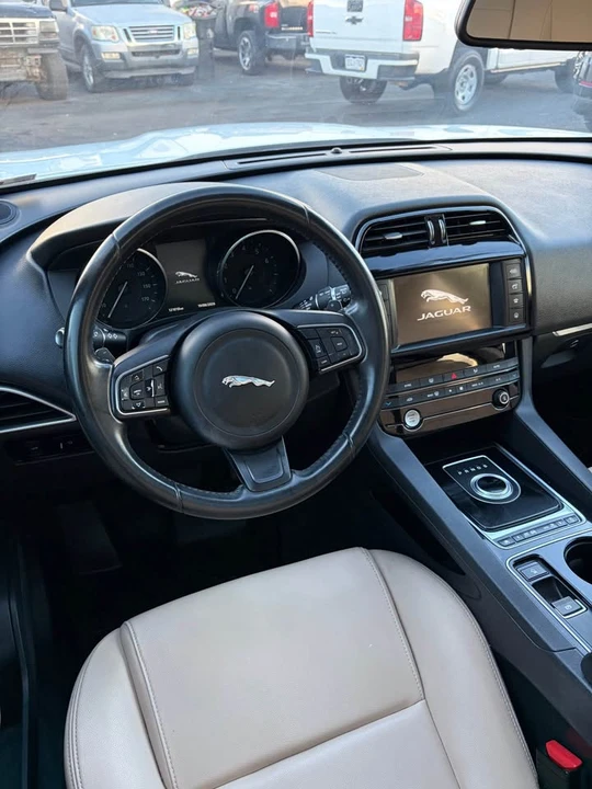2017 Jaguar F-Pace - Image 5 of 19