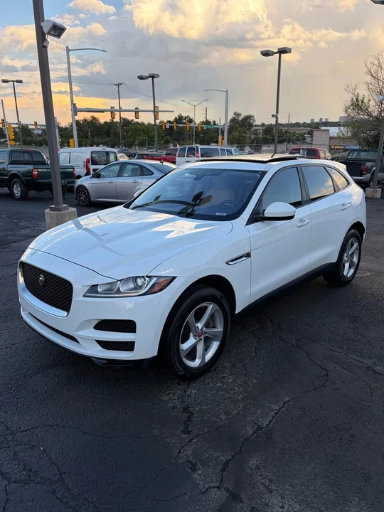 2017 Jaguar F-Pace - Image 2 of 19