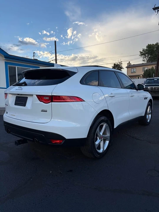2017 Jaguar F-Pace - Image 13 of 19