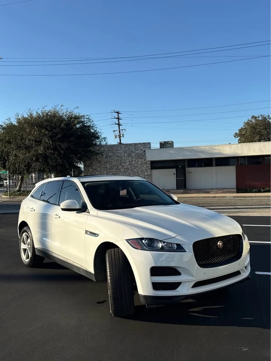 2017 Jaguar F-Pace - Image 7 of 20