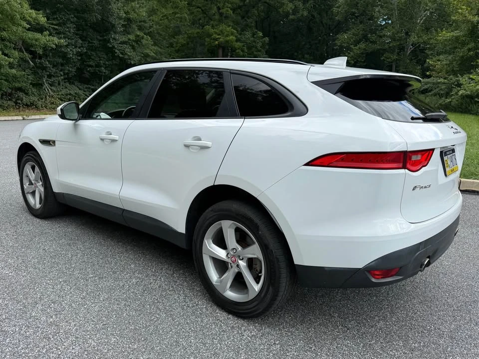 2017 Jaguar F-Pace - Image 4 of 17