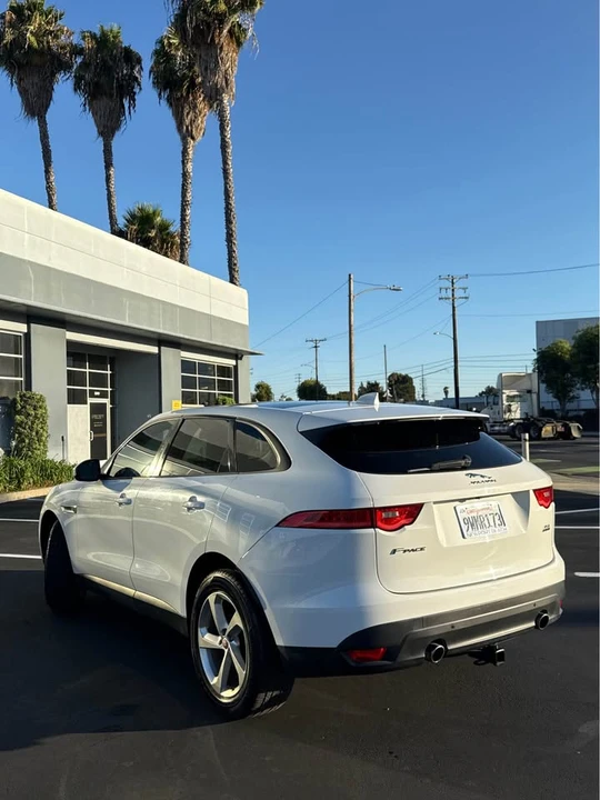 2017 Jaguar F-Pace - Image 10 of 20
