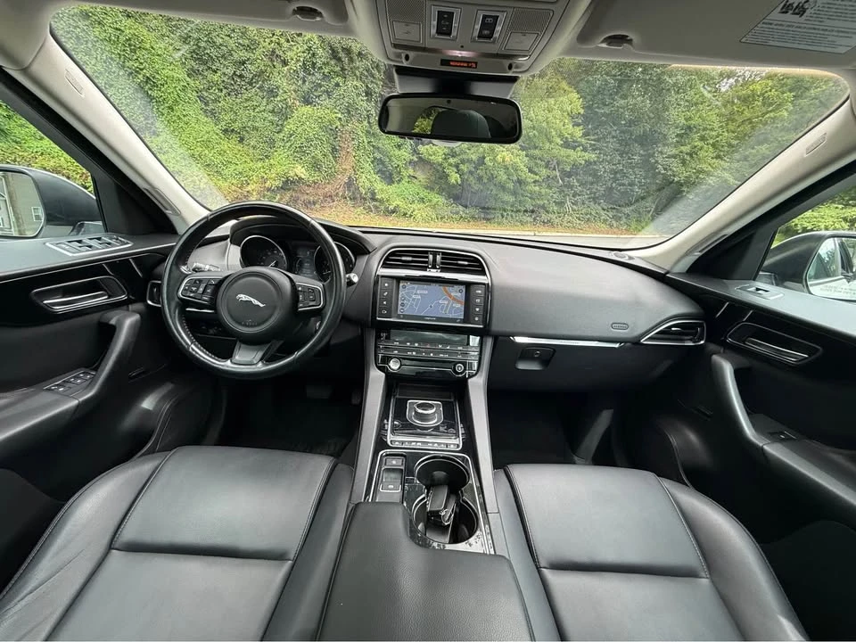 2017 Jaguar F-Pace - Image 14 of 17